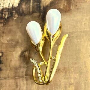 Pearl Gold Rhinestone Vintage 50’s Brooch